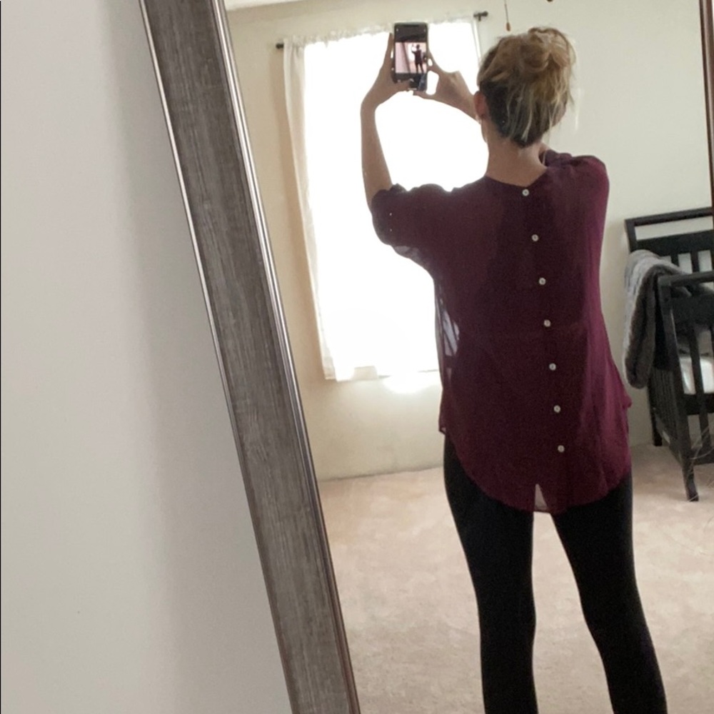 Button down - Picture 2 of 6